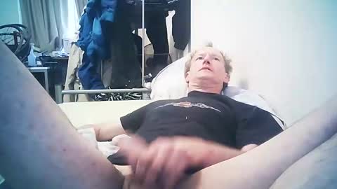 Snapshot of skylab78 chatting on December 4, 8:56 am MadOteC online show from December 4, 8:56 am