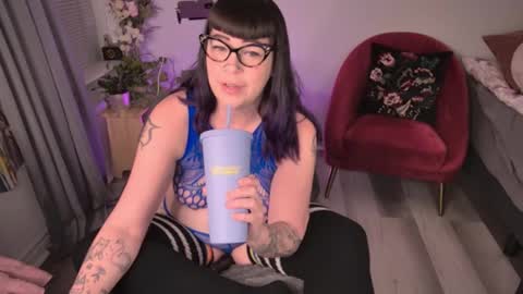 skylar bird online show from December 14, 1:28 am