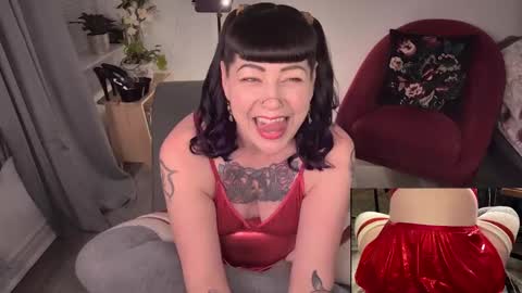 skylar bird online show from December 19, 1:18 am