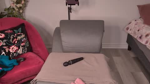 skylar bird online show from January 2, 4:09 am