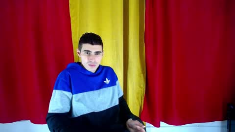 Snapshot of skyler_wild chatting on January 7, 5:01 am Skyler online show from January 7, 5:01 am