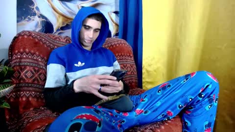 Snapshot of skyler_wild chatting on December 14, 12:49 am Skyler online show from December 14, 12:49 am