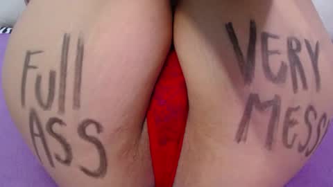 Snapshot of skynny_horney chatting on December 14, 5:18 am Skynny online show from December 14, 5:18 am