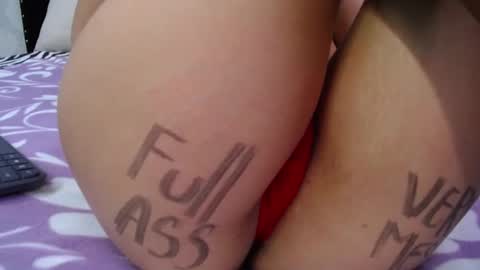 Snapshot of skynny_horney chatting on December 17, 4:56 am Skynny online show from December 17, 4:56 am