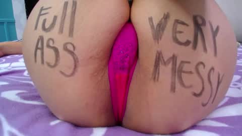 Snapshot of skynny_horney chatting on December 19, 4:23 am Skynny online show from December 19, 4:23 am