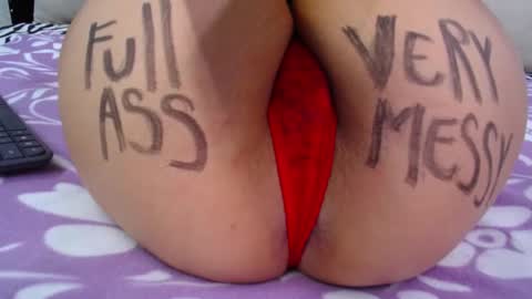 Snapshot of skynny_horney chatting on December 20, 4:31 am Skynny online show from December 20, 4:31 am