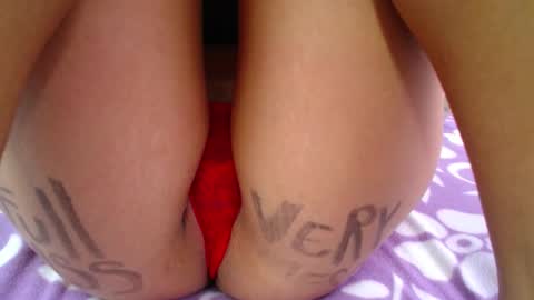 Snapshot of skynny_horney chatting on December 20, 10:49 am Skynny online show from December 20, 10:49 am