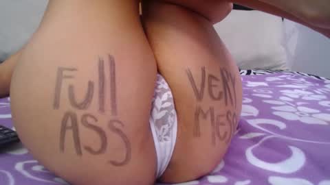 Snapshot of skynny_horney chatting on December 21, 7:45 am Skynny online show from December 21, 7:45 am