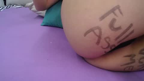 Snapshot of skynny_horney chatting on December 29, 4:48 am Skynny online show from December 29, 4:48 am