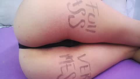 Snapshot of skynny_horney chatting on January 10, 10:36 pm Skynny online show from January 10, 10:36 pm