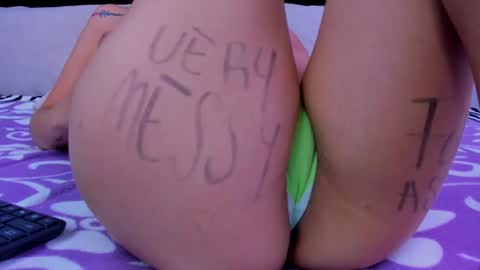 Snapshot of skynny_horney chatting on January 16, 1:37 am Skynny online show from January 16, 1:37 am