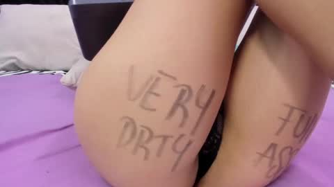 Snapshot of skynny_horney chatting on January 23, 12:46 am Skynny online show from January 23, 12:46 am