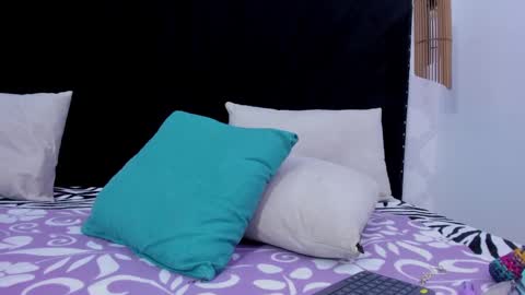 Snapshot of skynny_horney chatting on February 26, 9:16 pm Skynny online show from February 26, 9:16 pm