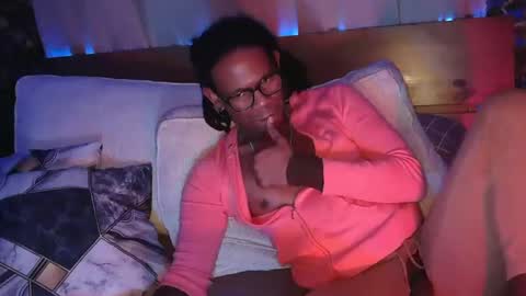 skyonetoo3 online show from March 2, 3:45 am