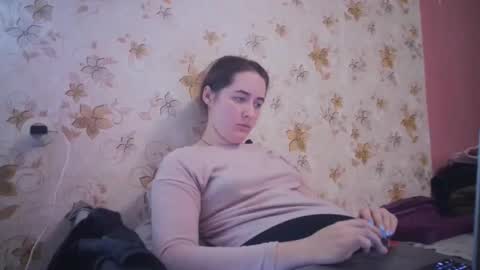 Snapshot of skyressie333 chatting on December 15, 4:15 pm skyressie333 online show from December 15, 4:15 pm