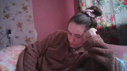 Snapshot of skyressie333 chatting on December 16, 11:22 am skyressie333 online show from December 16, 11:22 am