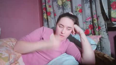 Snapshot of skyressie333 chatting on December 17, 7:26 pm skyressie333 online show from December 17, 7:26 pm