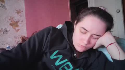 Snapshot of skyressie333 chatting on December 19, 12:56 pm skyressie333 online show from December 19, 12:56 pm