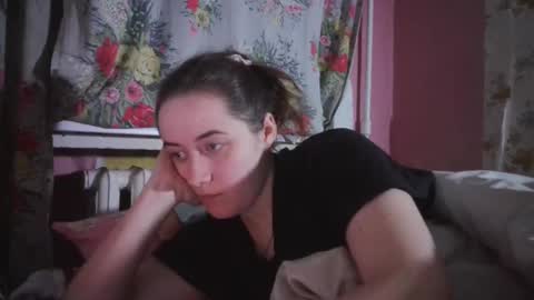 Snapshot of skyressie333 chatting on December 26, 4:47 pm skyressie333 online show from December 26, 4:47 pm