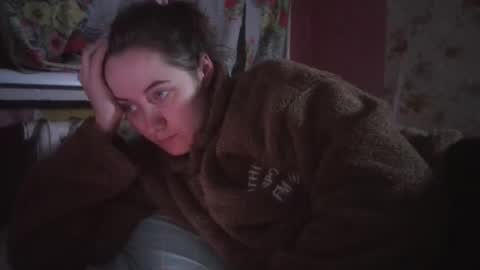 Snapshot of skyressie333 chatting on December 30, 7:42 pm skyressie333 online show from December 30, 7:42 pm