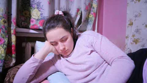 Snapshot of skyressie333 chatting on January 5, 6:45 pm skyressie333 online show from January 5, 6:45 pm