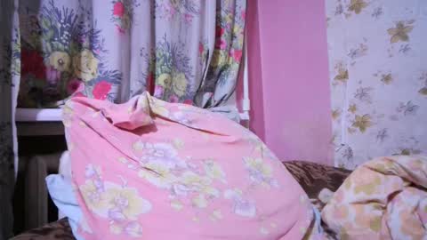 Snapshot of skyressie333 chatting on January 6, 3:40 pm skyressie333 online show from January 6, 3:40 pm