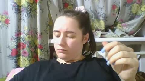 Snapshot of skyressie333 chatting on January 8, 7:34 pm skyressie333 online show from January 8, 7:34 pm