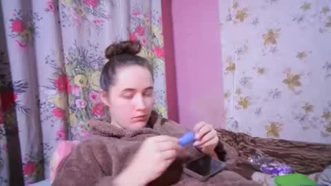 Snapshot of skyressie333 chatting on January 16, 2:51 pm skyressie333 online show from January 16, 2:51 pm