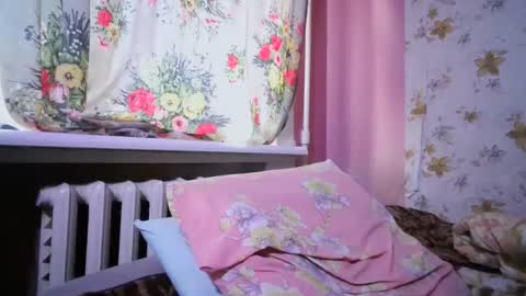 Snapshot of skyressie333 chatting on January 18, 8:10 am skyressie333 online show from January 18, 8:10 am