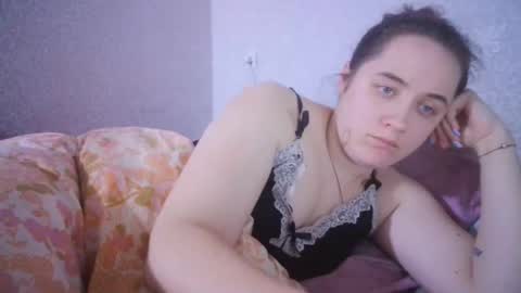 Snapshot of skyressie333 chatting on February 9, 9:17 pm skyressie333 online show from February 9, 9:17 pm