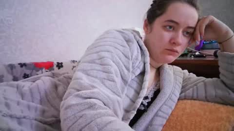 Snapshot of skyressie333 chatting on February 12, 7:44 am skyressie333 online show from February 12, 7:44 am