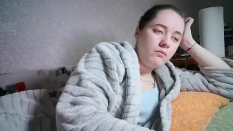 Snapshot of skyressie333 chatting on February 16, 8:21 am skyressie333 online show from February 16, 8:21 am