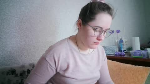 Snapshot of skyressie333 chatting on February 18, 9:10 am skyressie333 online show from February 18, 9:10 am