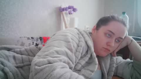 Snapshot of skyressie333 chatting on March 4, 2:10 pm skyressie333 online show from March 4, 2:10 pm