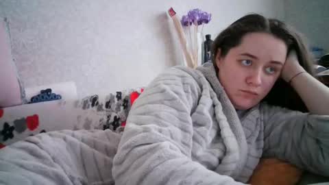 Snapshot of skyressie333 chatting on March 12, 10:37 am skyressie333 online show from March 12, 10:37 am