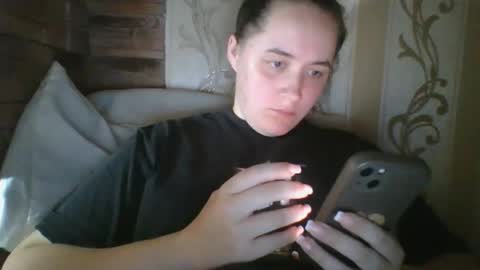 Snapshot of skyressie333 chatting on October 5, 8:18 pm skyressie333 online show from October 5, 8:18 pm