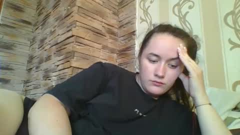 Snapshot of skyressie333 chatting on October 6, 11:29 am skyressie333 online show from October 6, 11:29 am