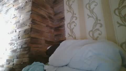 Snapshot of skyressie333 chatting on October 7, 2:25 pm skyressie333 online show from October 7, 2:25 pm