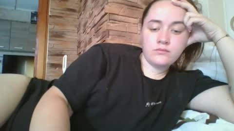 Snapshot of skyressie333 chatting on October 10, 6:56 am skyressie333 online show from October 10, 6:56 am