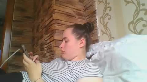 Snapshot of skyressie333 chatting on October 18, 8:26 am skyressie333 online show from October 18, 8:26 am