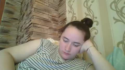 Snapshot of skyressie333 chatting on October 19, 8:37 am skyressie333 online show from October 19, 8:37 am