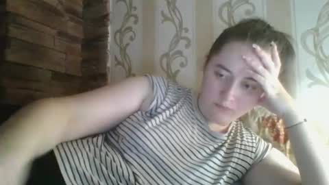 Snapshot of skyressie333 chatting on December 3, 8:51 pm skyressie333 online show from December 3, 8:51 pm