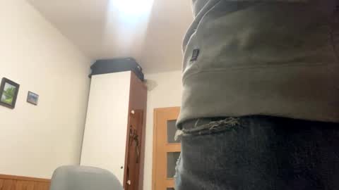 Snapshot of slabyhrac chatting on February 15, 2:37 am slabyhrac online show from February 15, 2:37 am