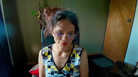 Snapshot of slavefuck chatting on January 16, 9:19 pm SlaveFuck online show from January 16, 9:19 pm