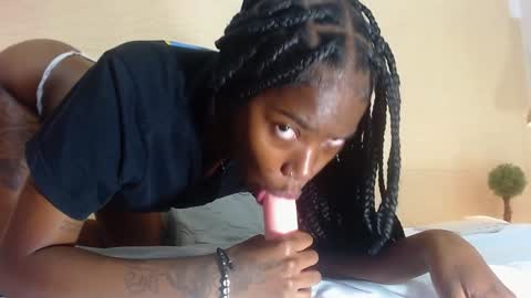 slim_chocobar18 online show from December 12, 10:42 pm