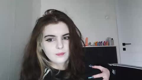 sloomonata online show from September 15, 9:09 am