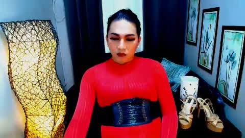 Snapshot of sluthotcummer69x chatting on December 2, 4:53 am EMPRESS GODDESS KRISTINE online show from December 2, 4:53 am