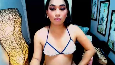 Snapshot of sluthotcummer69x chatting on December 11, 7:20 am EMPRESS GODDESS KRISTINE online show from December 11, 7:20 am