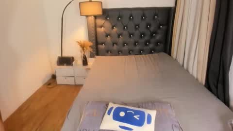 Snapshot of sluthotcummer69x chatting on February 18, 7:52 pm EMPRESS GODDESS KRISTINE online show from February 18, 7:52 pm