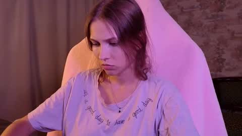 Snapshot of small_emma0 chatting on September 11, 4:18 pm Emma online show from September 11, 4:18 pm